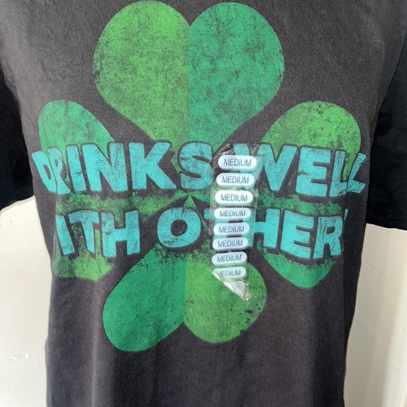 NWT Drinks Well With Others black Tshirt with heart background Size Med - Picture 2 of 3